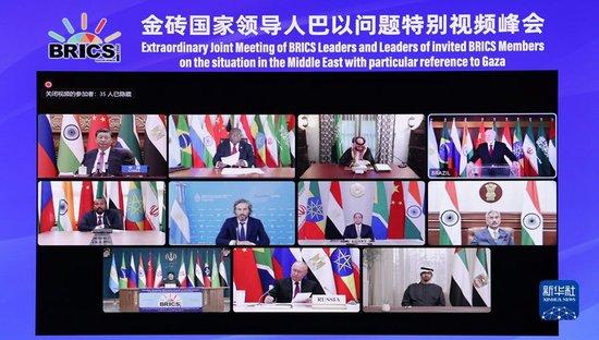 11月21日晚,国家主席习近平出席金砖国家领导人巴以问题特别视频峰会并发表题为《推动停火止战 实现持久和平安全》的重要讲话。新华社记者 刘彬 摄