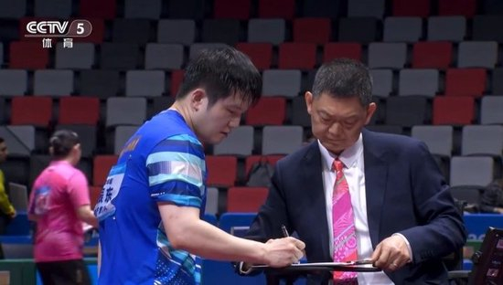 满血回归开门红！全运会男单1/16决赛：樊振东4-0横扫周雨晋级！