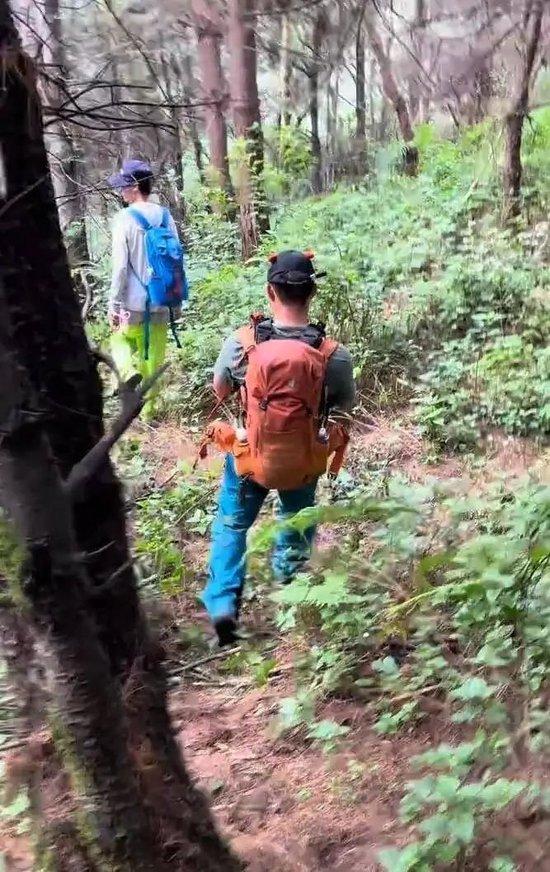 7岁男孩在大理苍山参加户外独立营时走丢,失踪超24小时,知情人士称其患有自闭症