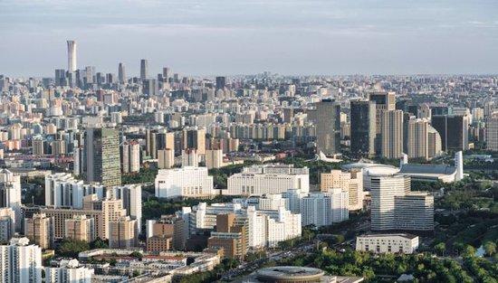 2025楼市“期中答卷”:政策发力显效,好房子热销引领楼市复苏