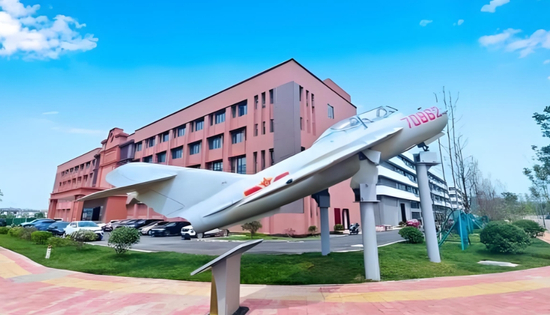 死磕“卡脖子”技术!新任院士黄维娜,成为省级党政一把手的“座上宾”