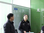 缉毒女警摸爬滚打抓毒贩 54岁仍冲在禁毒一线