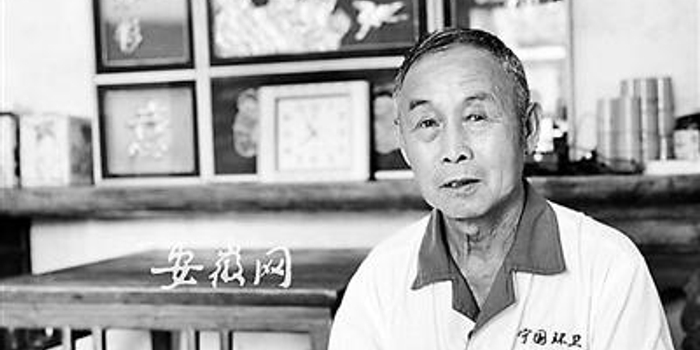 环卫工匿名给台风灾区捐万元 其月工资仅2065元