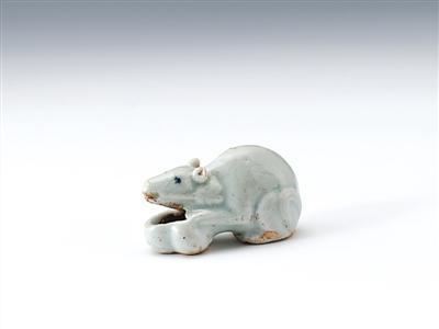 青白釉鼠形砚滴