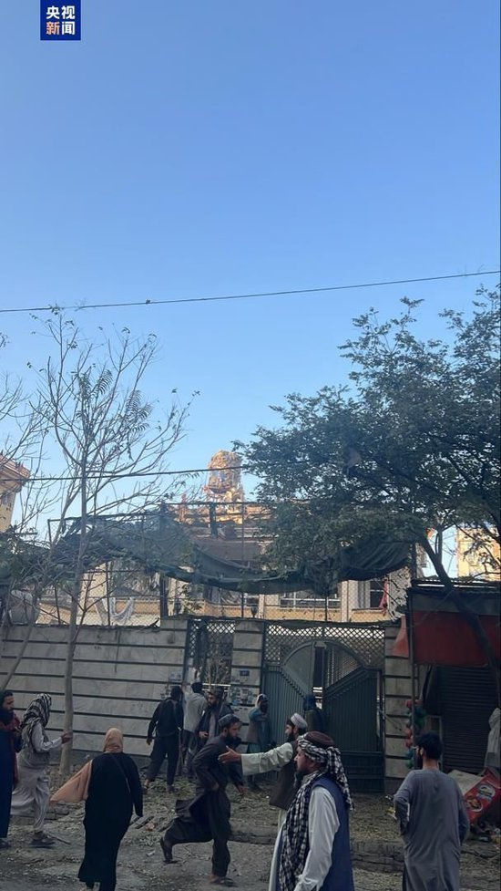 阿富汗首都喀布尔发生爆炸 现场冒起浓烟