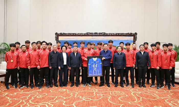 辽宁省委书记许昆林,会见辽宁U18男子足球队