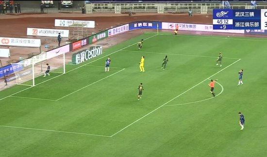 中超-浙江4-0三镇赛季首胜 王钰栋造乌龙+处子球+伤退布彭扎双响