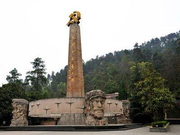 八卦村的红军墓守护人：我们都把他们当亲人一样看待