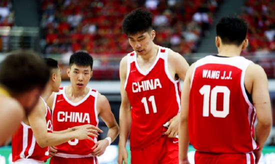中国男篮亚洲杯12人大名单出炉：胡金秋赵睿领衔，张宁徐杰离队，周琦无缘