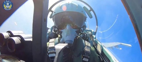 菲方划设军演区覆盖黄岩岛？我军机带弹穿越！钧正平：实际管辖！