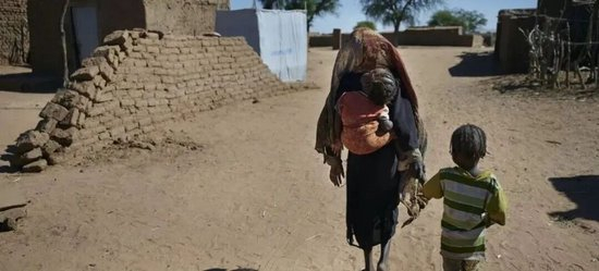 这里已被屠城,血迹太空可见