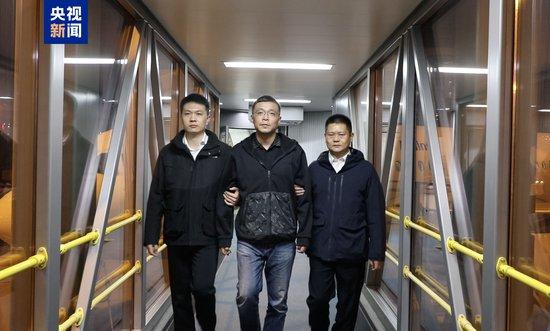 在境外主动投案 北京粮食集团原副总经理姜鹏举被遣返回国