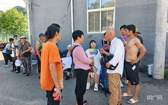 雨霁抢通“生命线”:徒步3小时,挺进“孤岛”碾子湾