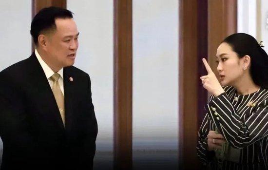 阿努廷(左)、佩通坦