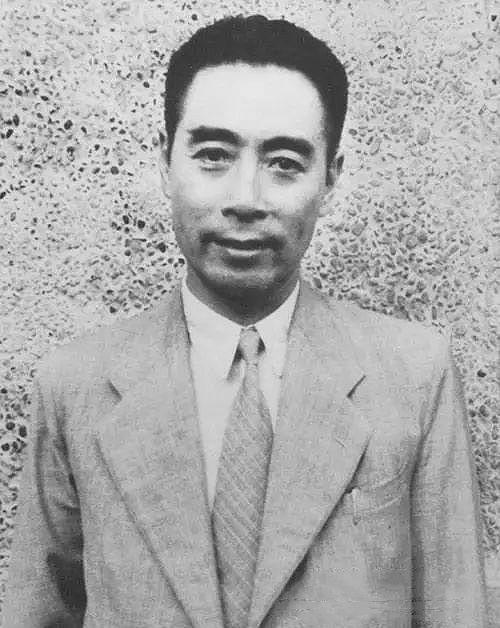 1946年11月,毛泽东、周恩来、朱德在一起。