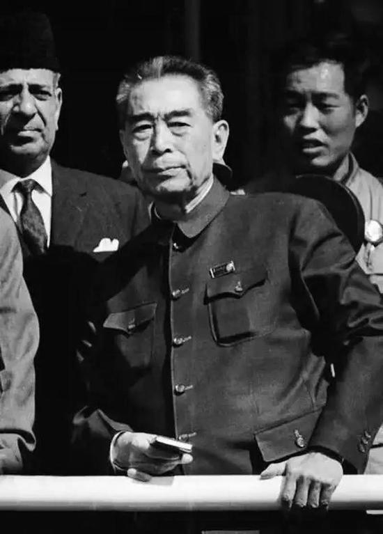 1976年1月8日,周总理在京逝世,享年78岁。