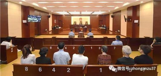 5月18日,江西省高院对原审被告人李锦莲故意杀人再审一案进行了公开开庭审理。