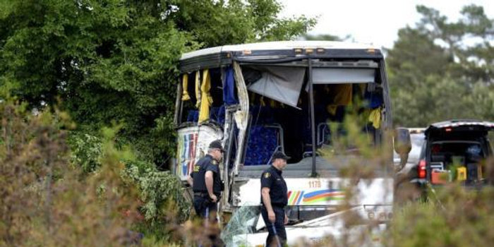 中国旅行团加拿大车祸已致2人遇难 1人伤情危