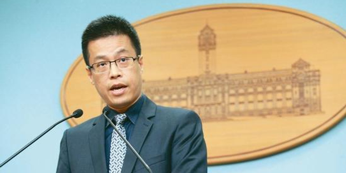 蔡办发言人涉学历造假却骂韩国瑜 遭斥骗子骂