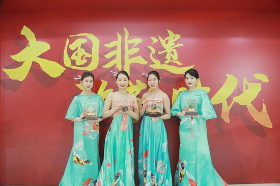 《盛世国牛大印》金玉双玺