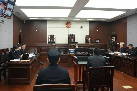 一审开庭现场。 本文图片 山东人民检察院官方微信