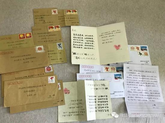 入狱两年,夫妻之间只能通过书信沟通。