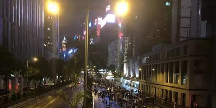 环球时报:香港首现“暴力退潮” 会是转折点吗?