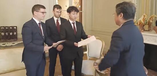 法国小伙所捐618张照片入藏上海淞沪抗战纪念馆，已排除造假可能