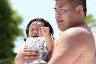 日本举办年度“宝宝哭”大赛