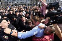 普京就职典礼前遭反对派抗议
