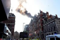 伦敦一家五星级酒店发生火灾 现场浓烟滚滚