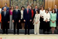 西班牙新任内阁部长宣誓就职 11名女性创纪录