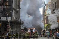 纽约第五大道蒸汽管道发生爆炸