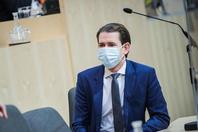 奥地利总理戴口罩出席国民议会会议