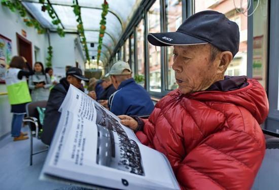 资料图:中国老年人。新华社记者 李欣 摄
