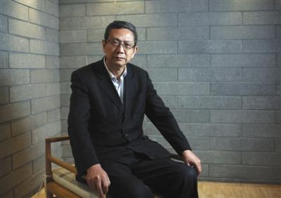 贾康,全国政协委员、财政部财政科学研究所原所长。