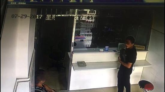 肖某得手后在汉阳一家网上当铺体现