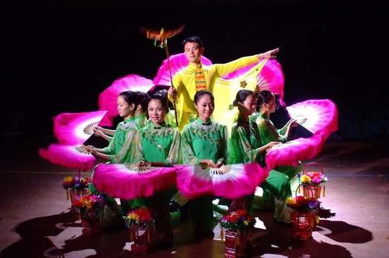 采茶灯表演