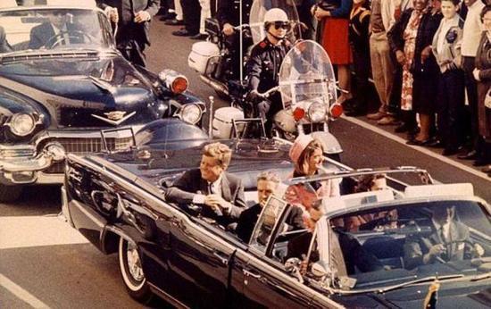 1963年11月22日,美国第35任总统约翰·肯尼迪在德克萨斯州的达拉斯市遇刺身亡。 资料图