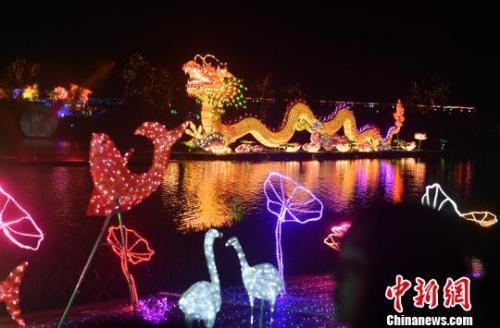 资料图:图为龙灯吸晴。 吕明 摄