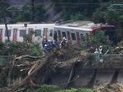 日本大范围普降暴雨致新干线部分路段出轨停运