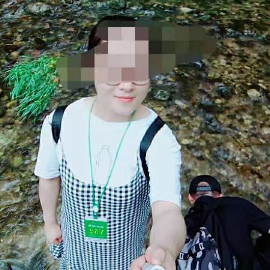 发文女子照片