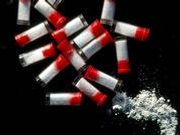 禁毒办：全国每万人有18人吸毒 青少年吸毒者减少