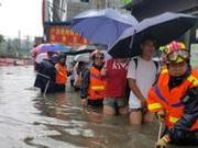 北京暴雨白河迎20年来最大洪水 19名被困游客获救