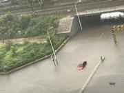 北京早高峰降雨已致多路段积水 部分车辆被困