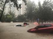 “温比亚”携暴雨北上 大连道路变河流