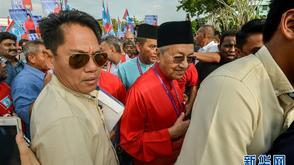 大选将至"厮杀"惨烈