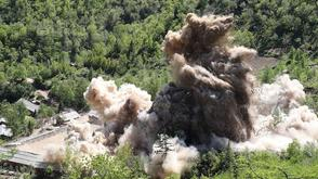 国际记者团对拆除活动进行了采访