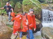 记者再走长征路：经历艰辛 走向胜利