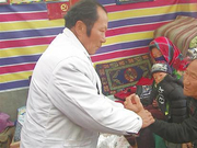 翻身农奴、阿里地区乡村医生桑巴：解放军来救我们了